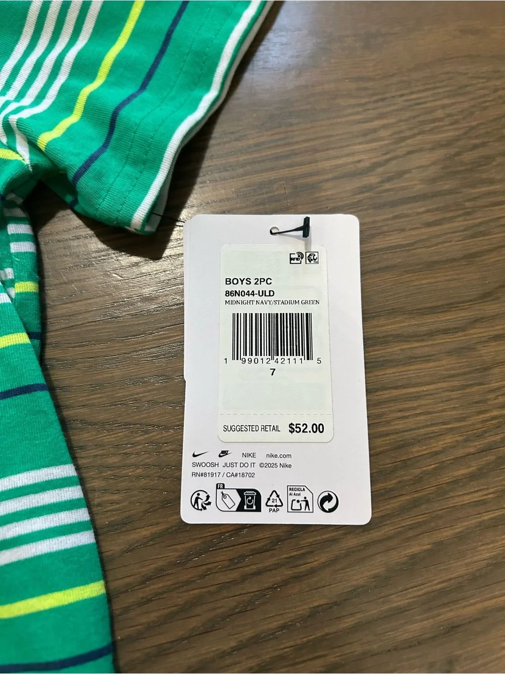 NWT Nike Boys Set size 7